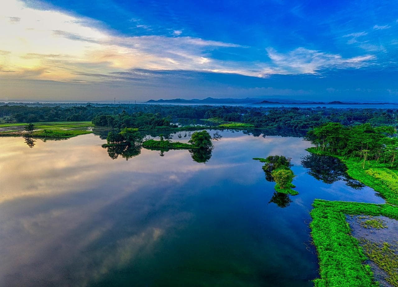 Scenic Sri Lanka lake at sunrise